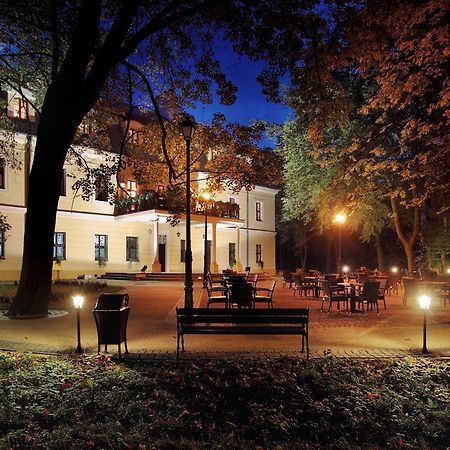 Hotel Palac w Rybnej Tarnowskie Góry Zewnętrze zdjęcie