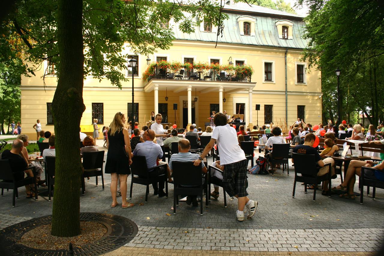 Hotel Palac w Rybnej Tarnowskie Góry Zewnętrze zdjęcie